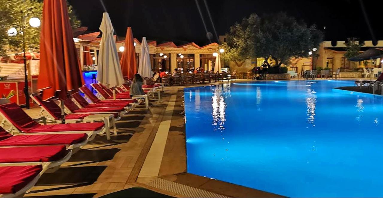 Alize Resort Hotel Yenifoca Esterno foto